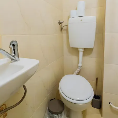 Отель Emona *