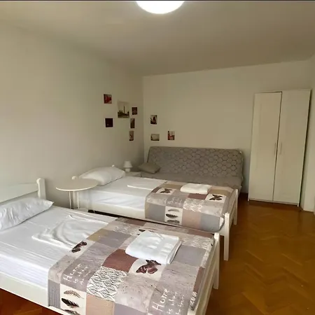 Отель Emona